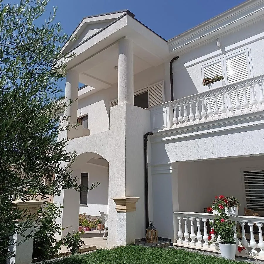 Villa Kurti Durres